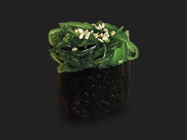 Фото Гункан с салатом Чука